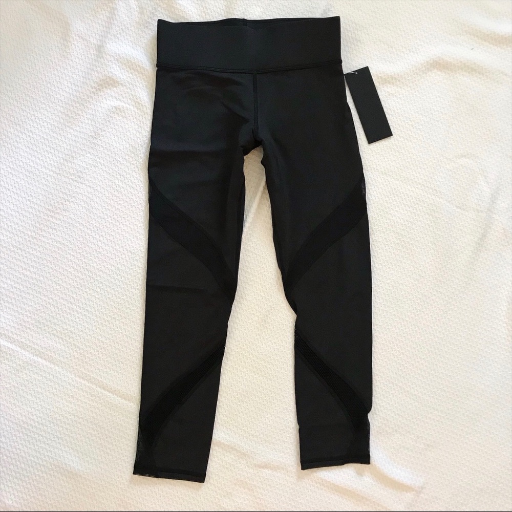 One left! Michi Hydra Crop legging BNWT